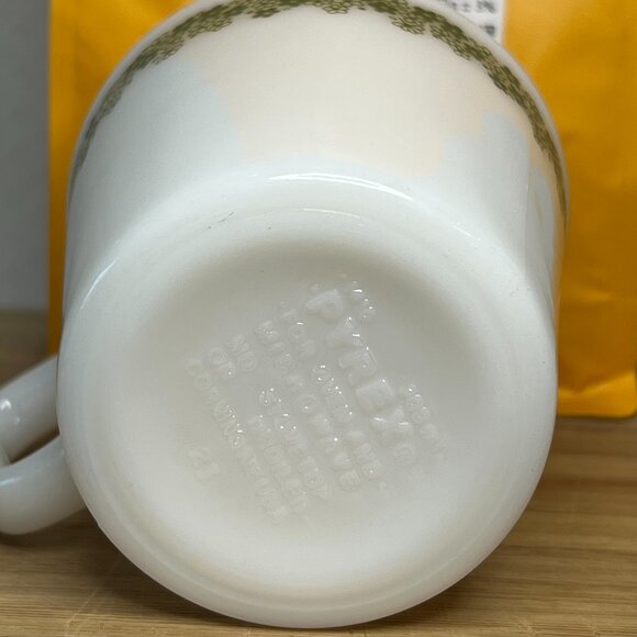 Pyrex milk glass coffee cup - Picture 2 of 2